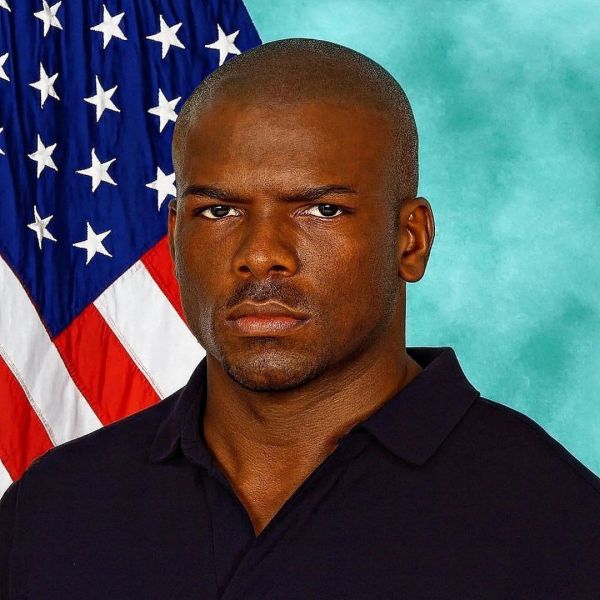 File:Theron Basset.jpg